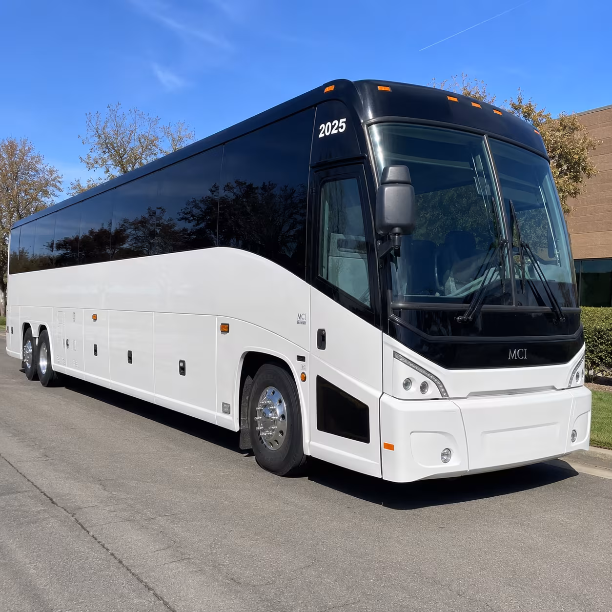 dod contractor employee shuttles across the scottsdale airpark corridor